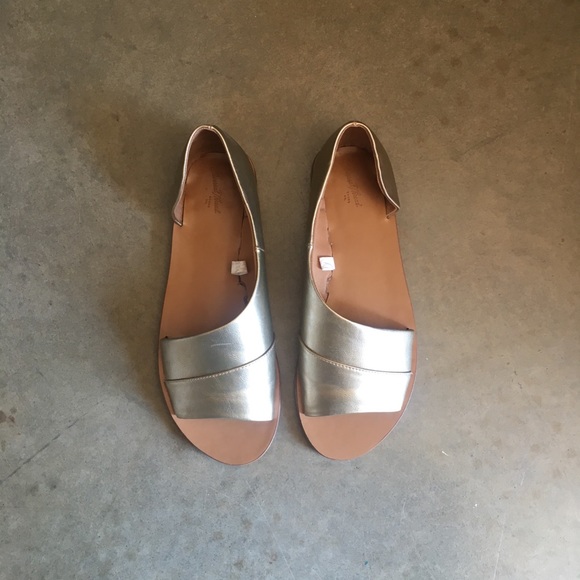 Universal Thread Shoes - Universal Thread asymmetrical sandals